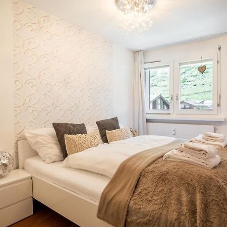 Stylish Home With Matterhorn View In The Center Цермат Екстериор снимка